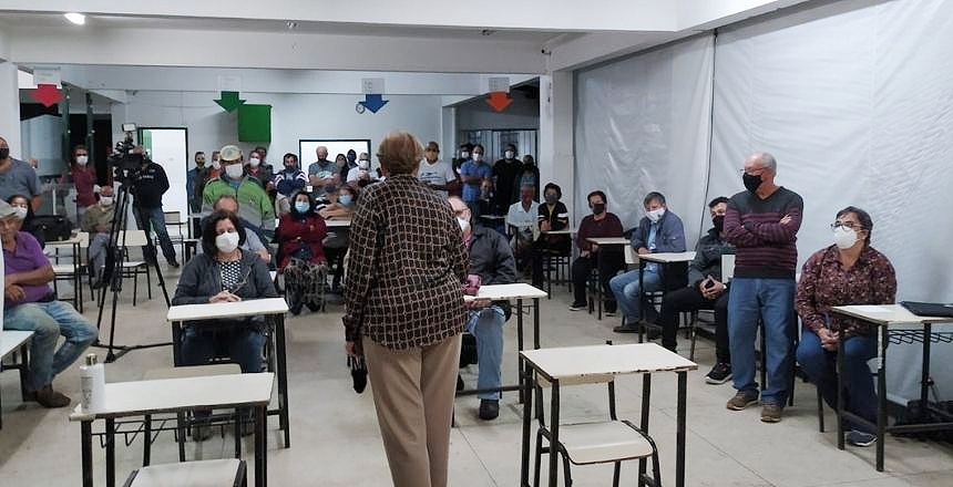 Portal de Notcias PJF | Prefeita se rene com mais de 50 moradores do distrito de Torrees | PREFEITA - 9/2/2022