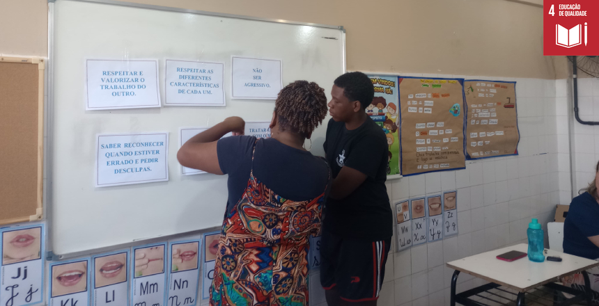 Portal de Notcias PJF | Gape prepara alunos para serem multiplicadores na Escola Municipal Santos Dumont | SESUC - 13/11/2024