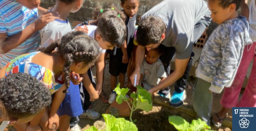 Portal de Notcias PJF | Crianas e jovens do Centro de Convivncia So Pedro trabalham sustentabilidade com horta criada no espao | SAS - 14/5/2024