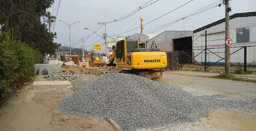 Portal de Notcias PJF | Obras de drenagem na Vrzea de Benfica - PJF inicia intervenes na Avenida Antnio Simo Firjan | SO - 15/9/2022