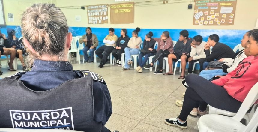 Portal de Not&iacute;cias PJF | Projeto Guardas no Apoio e Preven��o nas Escolas promove conversa com alunos - SESUC | 31/8/2026