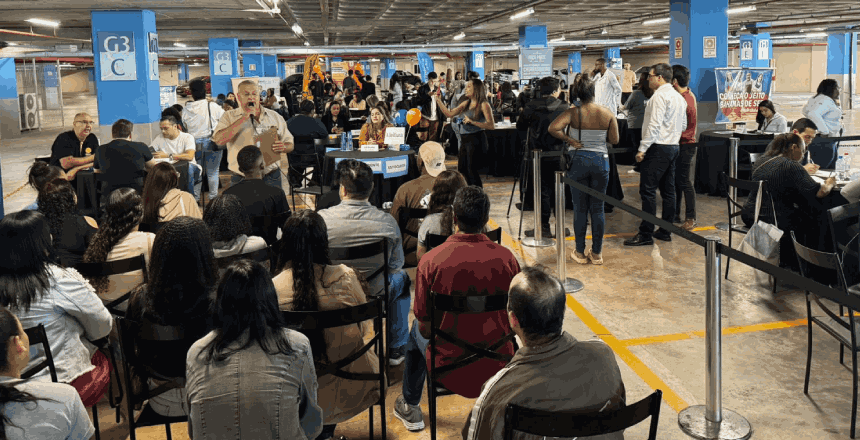 Portal de Noticias PJF | Mutirão de Empregos  Especial de Fim de Ano leva 450 pessoas ao Independência Shopping - SEDIC | 13/11/2025