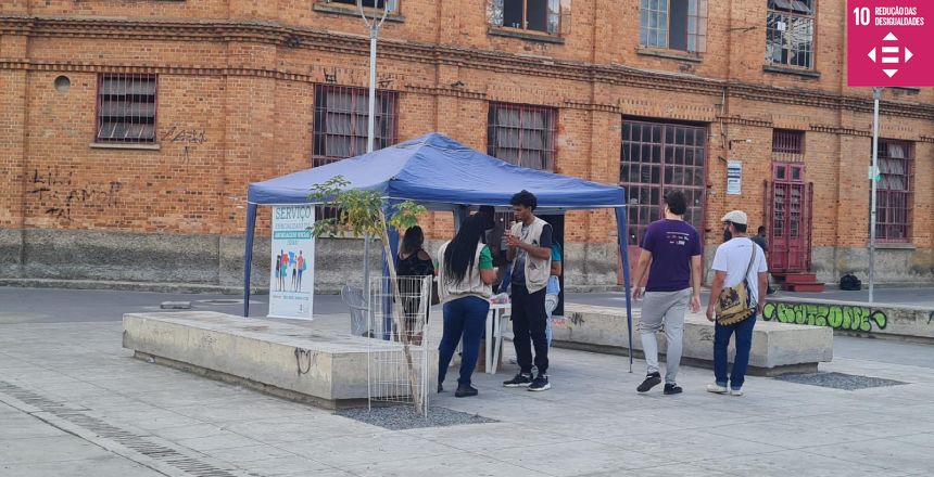 Portal de Notcias PJF | Servio Especializado de Abordagem Social orienta populao em situao de rua na Praa Antnio Carlos | SAS - 22/5/2024