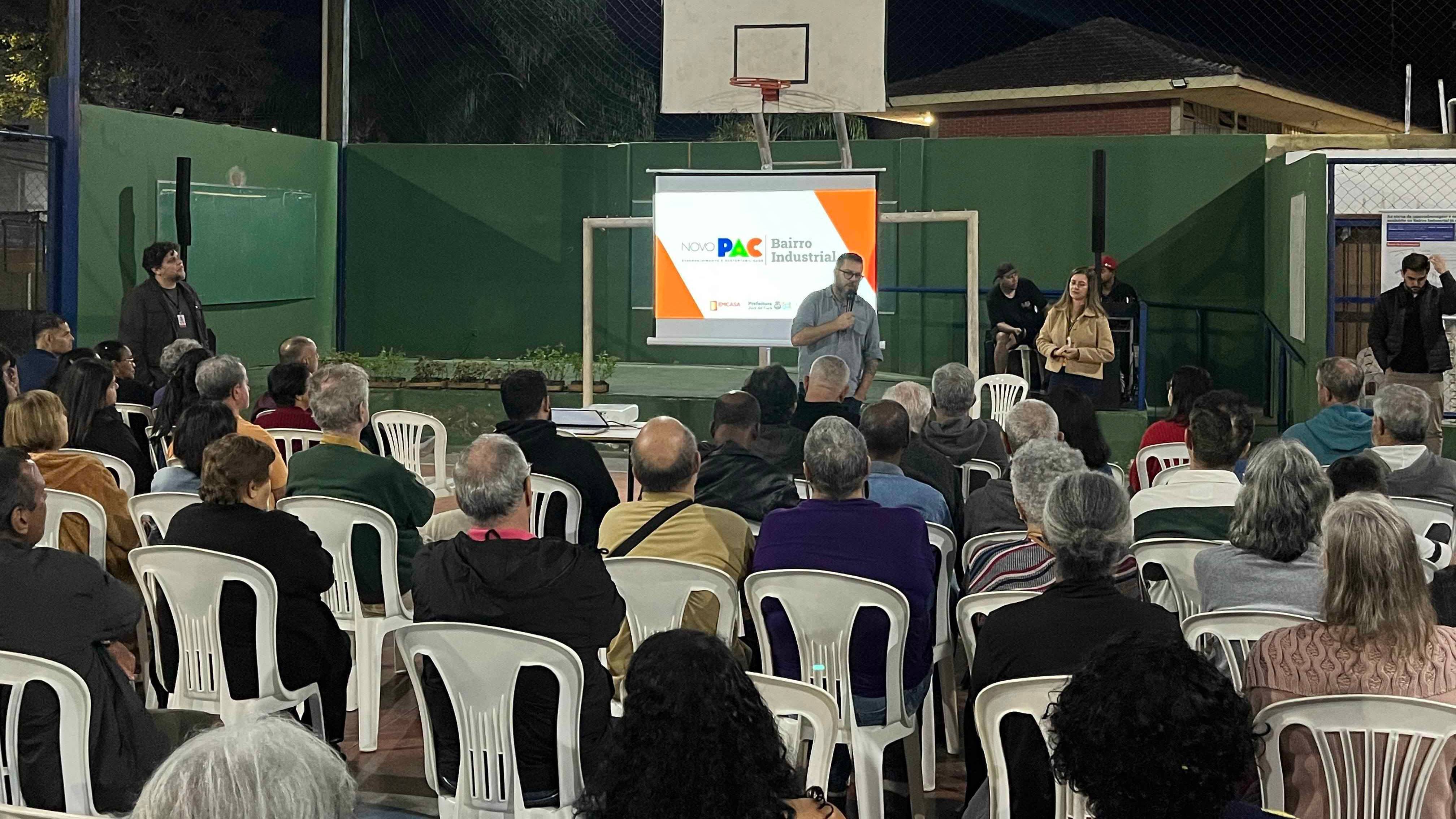 Novo PAC: Prefeitura se reúne com comunidade para tira-dúvidas sobre obras de macrodrenagem e esgota...