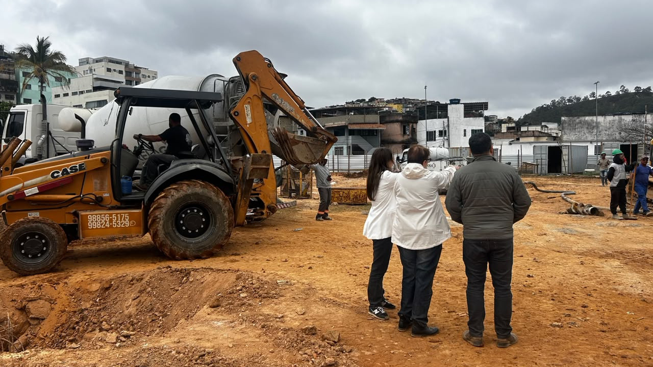 Portal de Not�cias PJF | Prefeita vistoria obras de macrodrenagem, sa�de e conten��o em diferentes bairros - PREFEITA | 11/8/2026