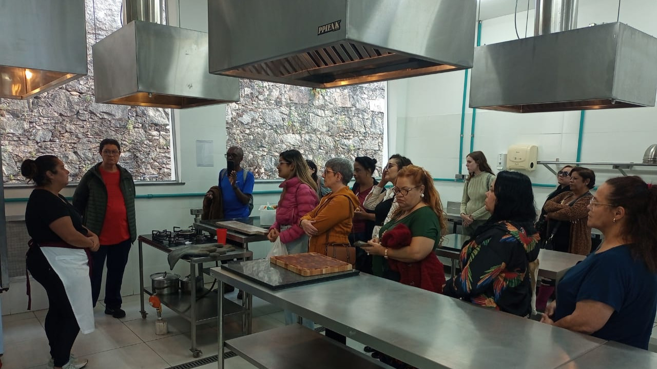 Portal de Not&iacute;cias PJF | �Caminhando pela Hist�ria� leva grupo para conhecer t�cnicas da gastronomia no Dia Internacional do Chef de Cozinha - SETUR | 19/10/2026